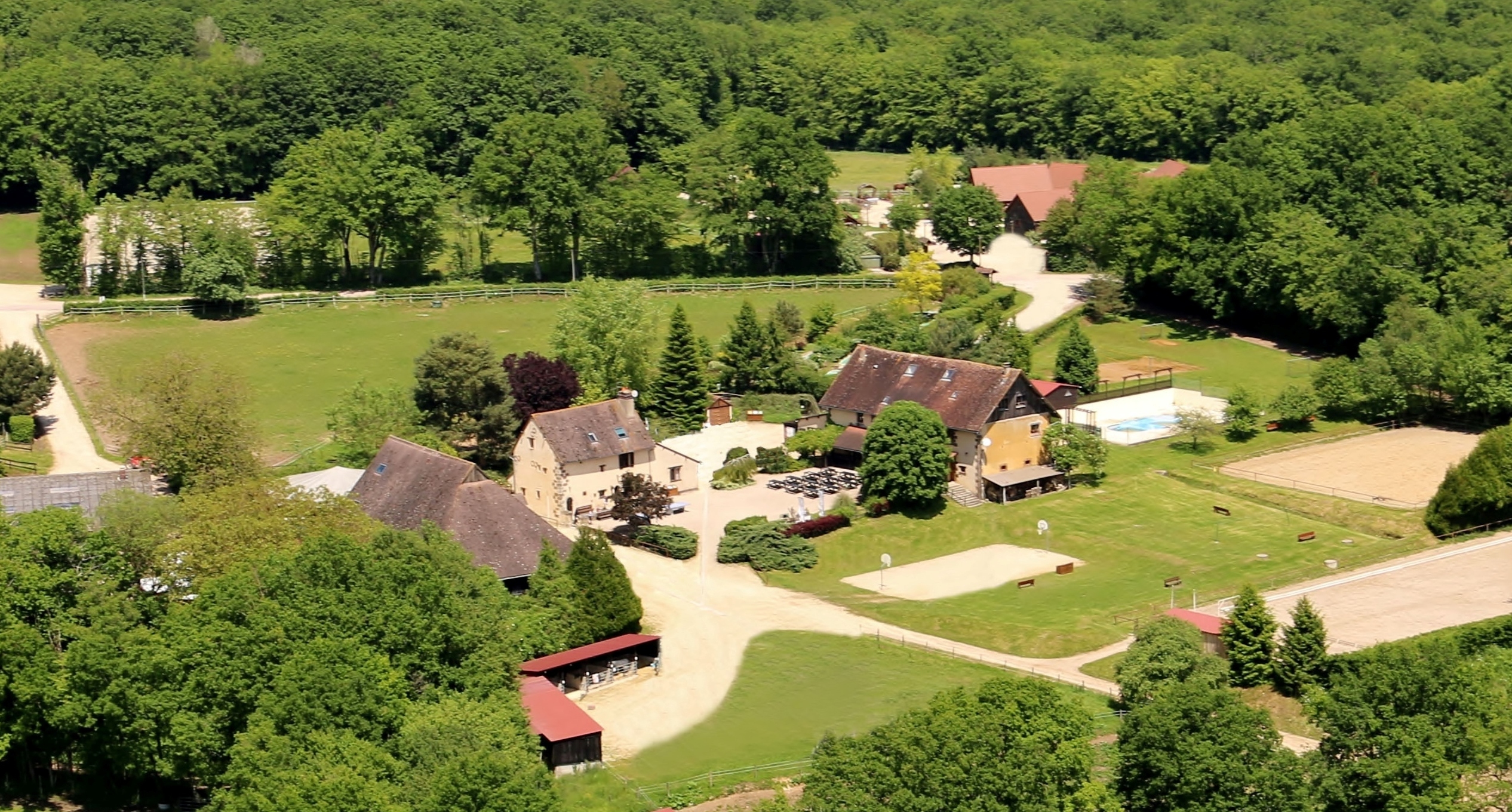 Ferme Équestre "LES GRILLES"
