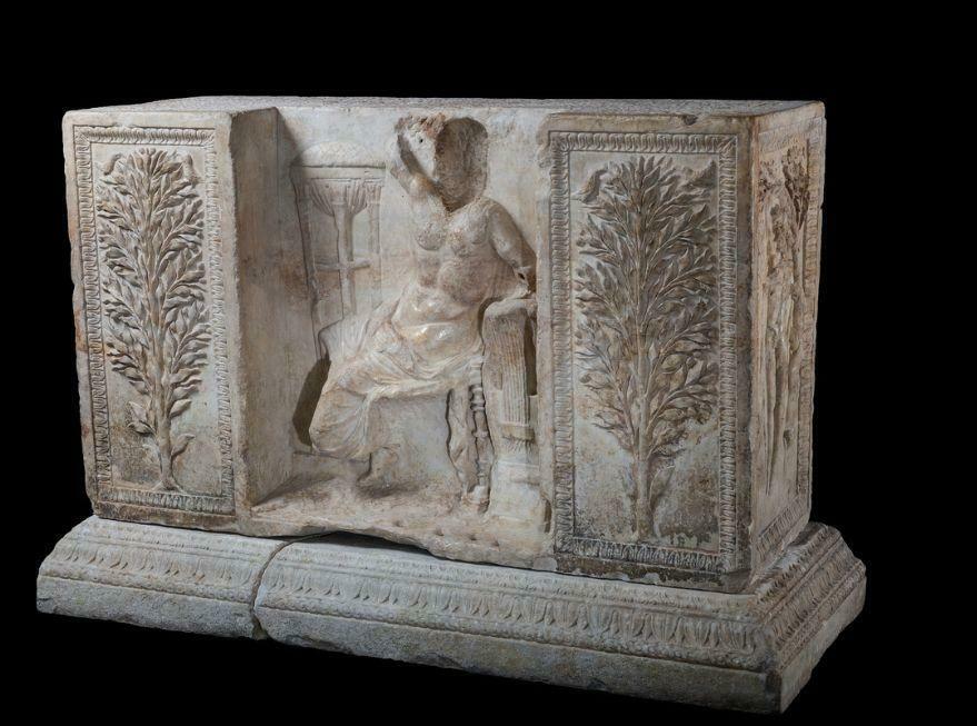 Visitez le musée autrement... Ce dimanche la thématique porte sur "La sculpture de marbre : statues, autels et sarcophages" et les œuvres ne manquent pas dans les collections à ce sujet !