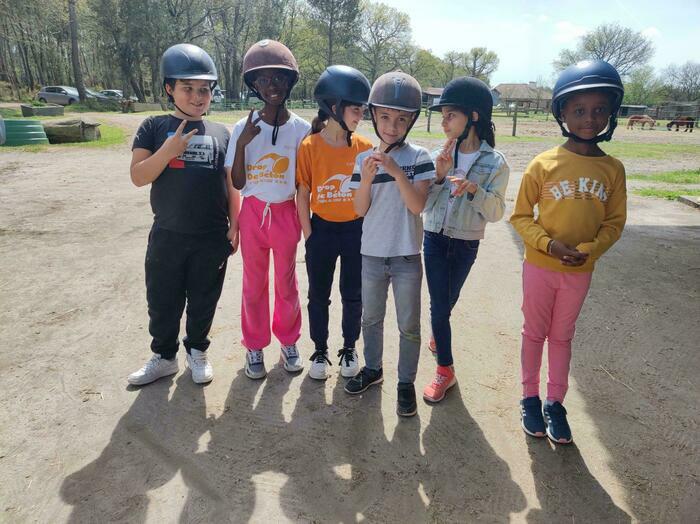dans le cadre de l'opération "colonies apprenantes" par le Ministère de l'Éducation Nationale.