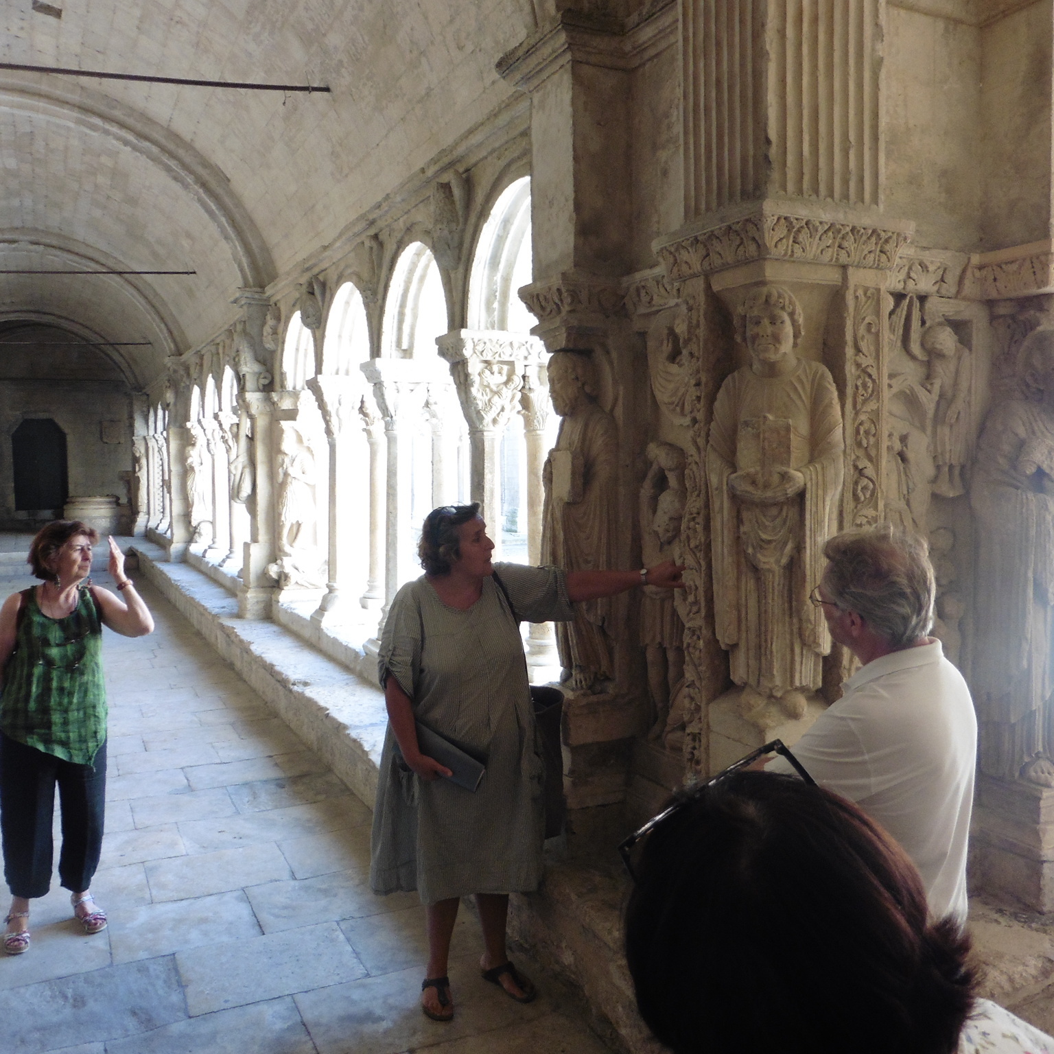 30 min de visite guidée pour connaître les monuments d'Arles