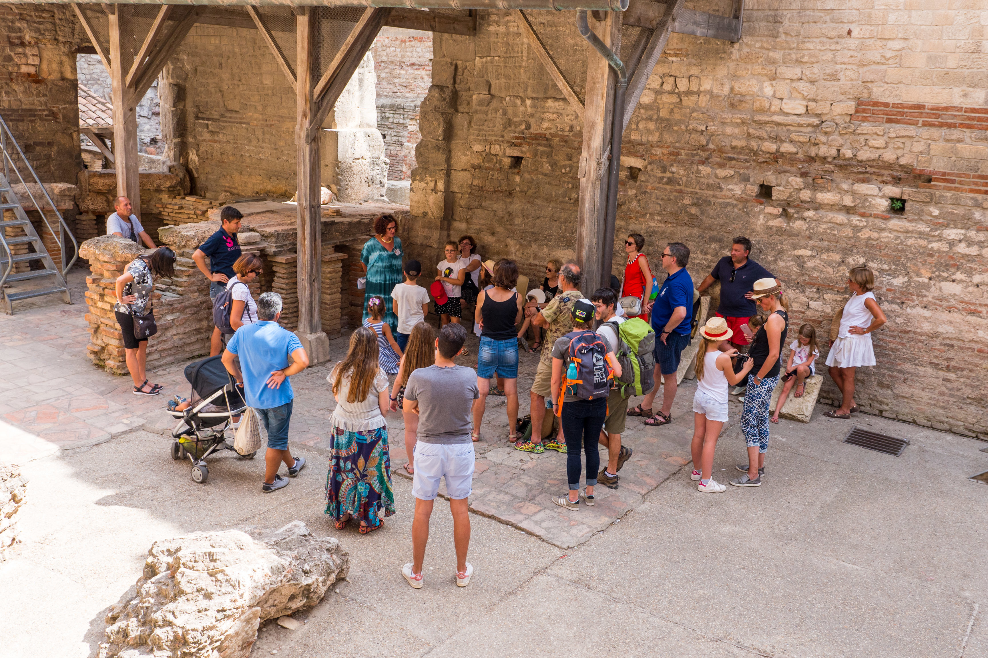 Visites guidées flash - 30 min de visite guidée pour connaître les monuments d'Arles