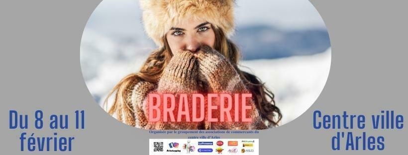 La braderie d'hiver en centre-ville d'Arles est un événement incontournable pour les amateurs de bonnes affaires.